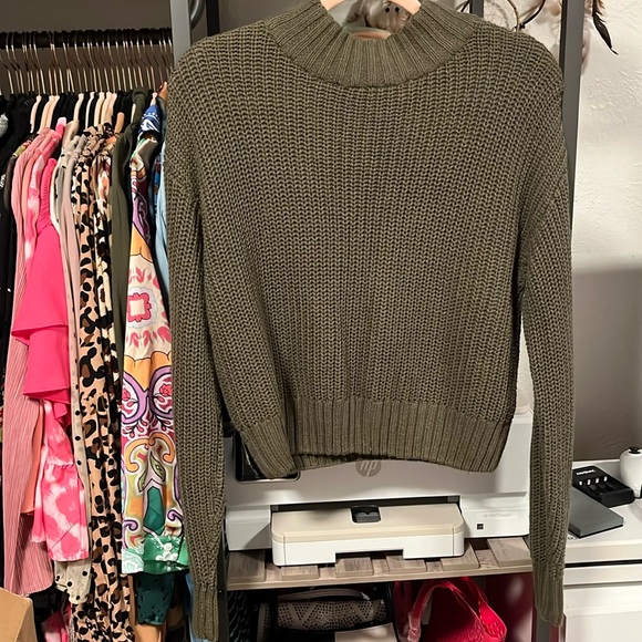 H&M Divided Mock Turtleneck- Dark Khaki Green Sweater - Picture 2 of 4